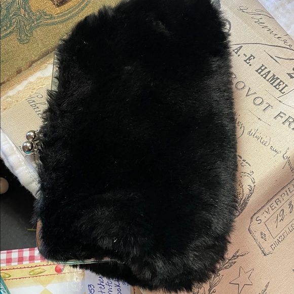 BlackVintage  Faux Fur Frame Clutch with Silver chain strap - Picture 3 of 8